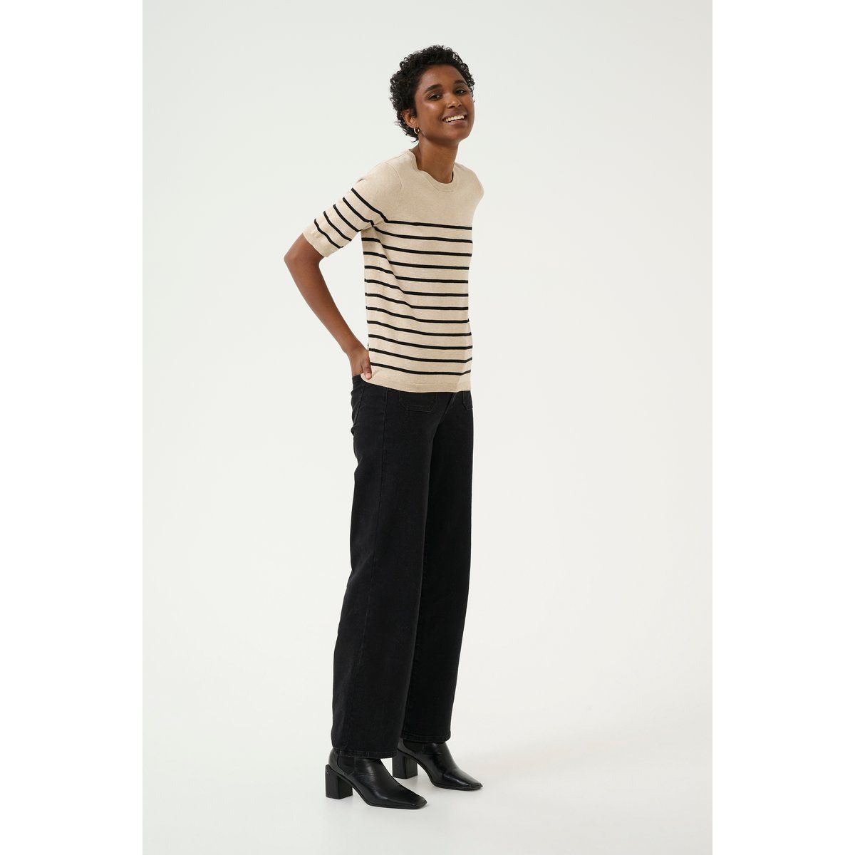 Gestreiftes Stricktop mit halbem Arm