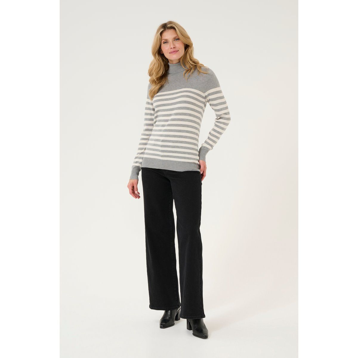 Gestreifter Rollkragenpullover mit schmaler Passform