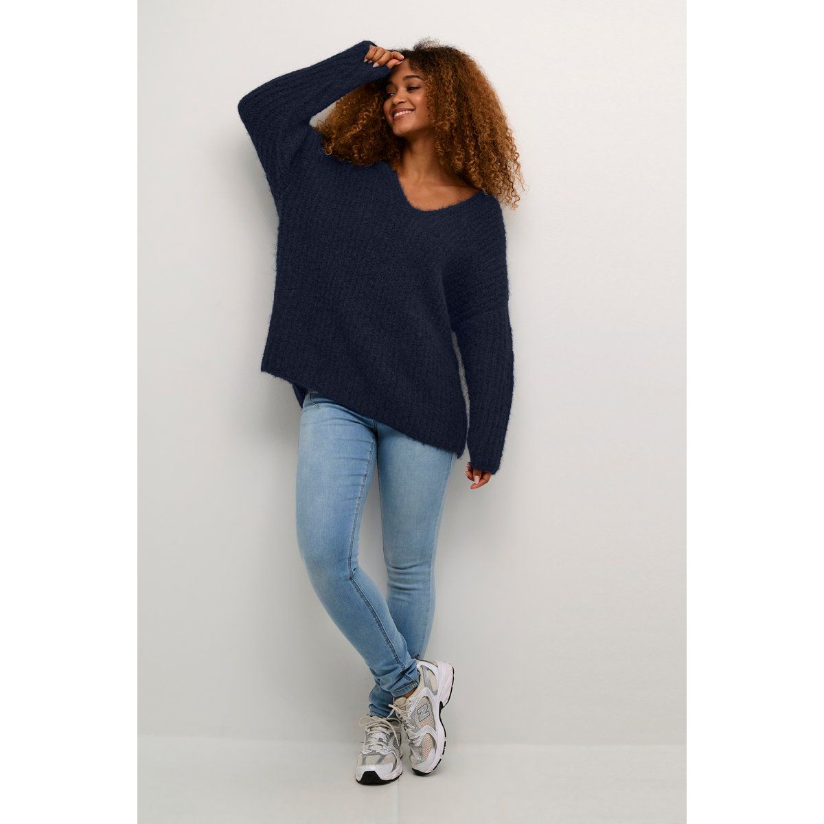 Oversize-Strickpullover mit V-Ausschnitt