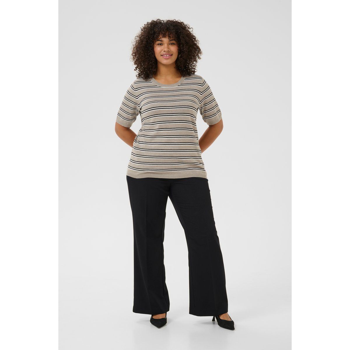 Kurzärmeliges Gestreiftes Stricktop