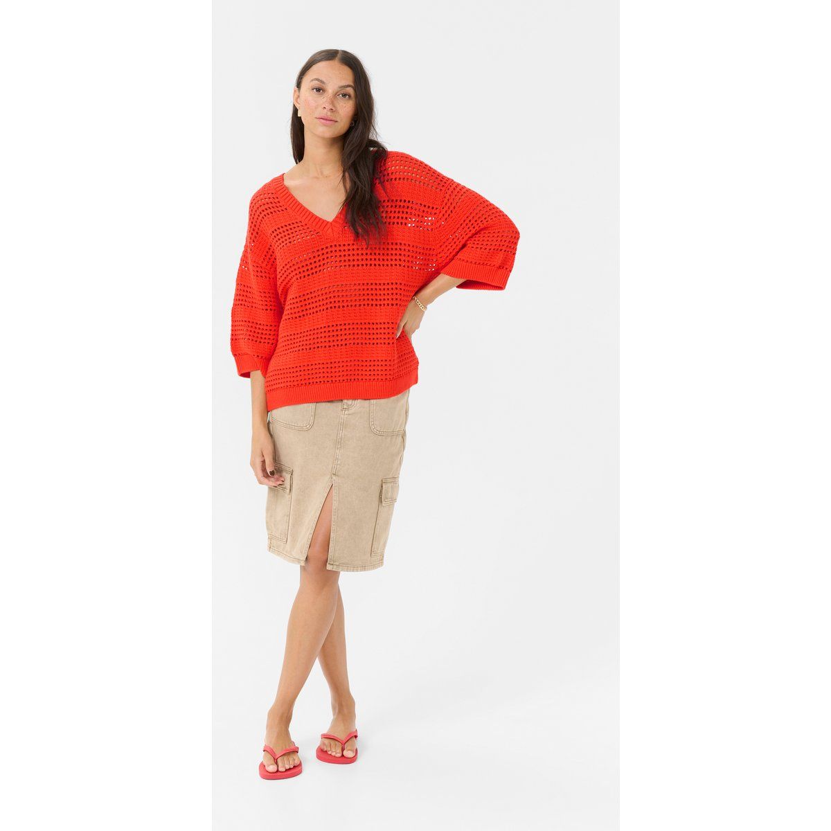 Locker geschnittener Strickpullover mit V-Ausschnitt