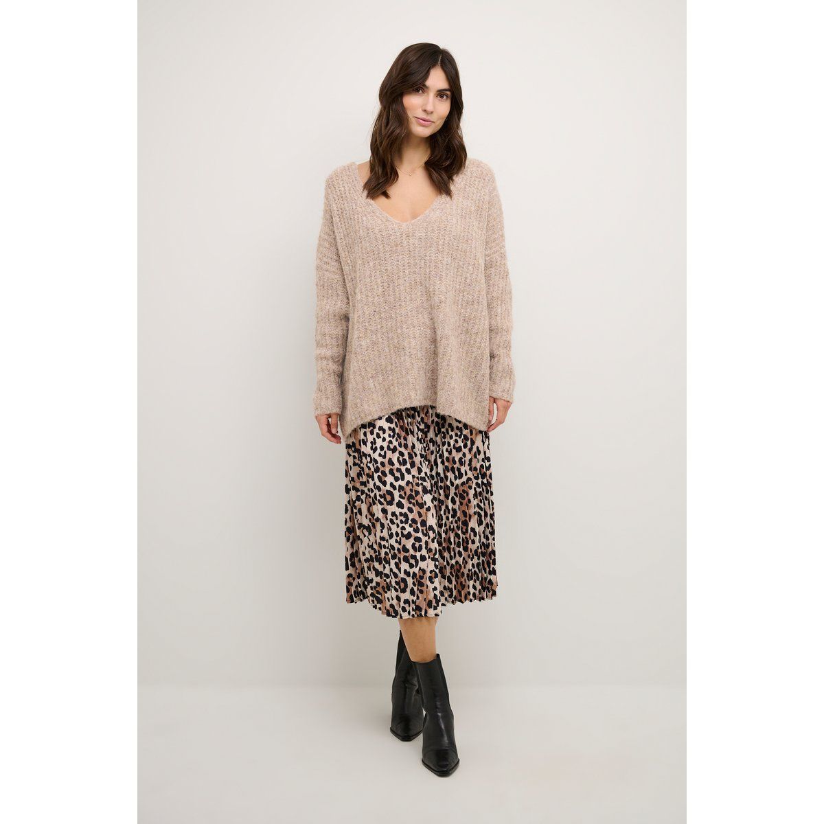 Oversize Strickpullover mit V-Ausschnitt