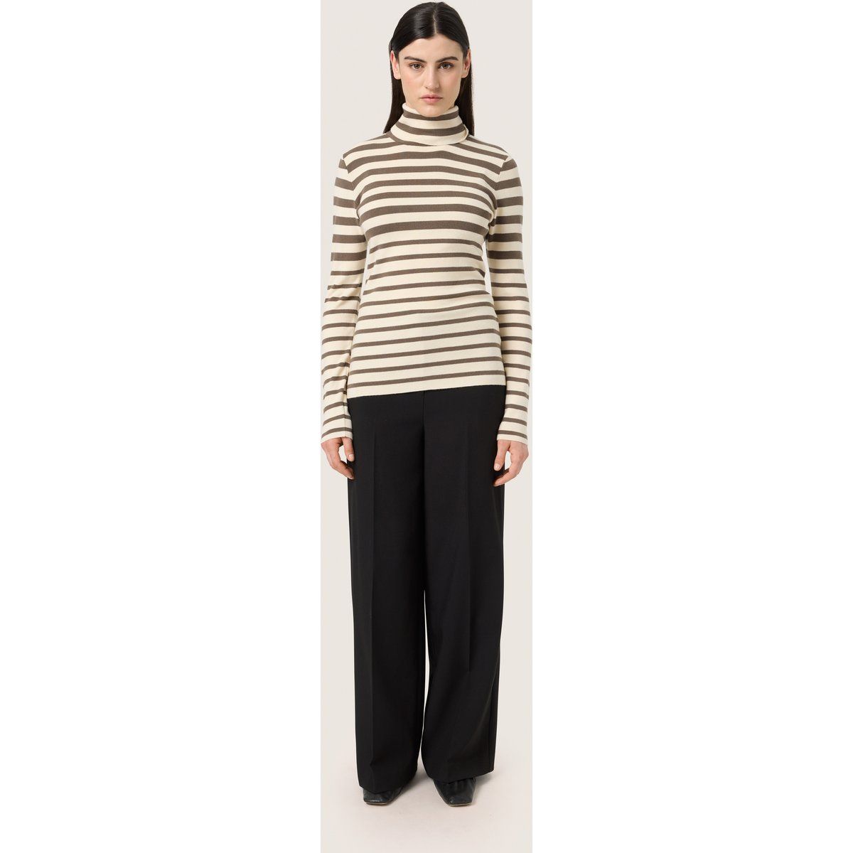 Schmal Geschnittener Gestreifter Rollkragenpullover