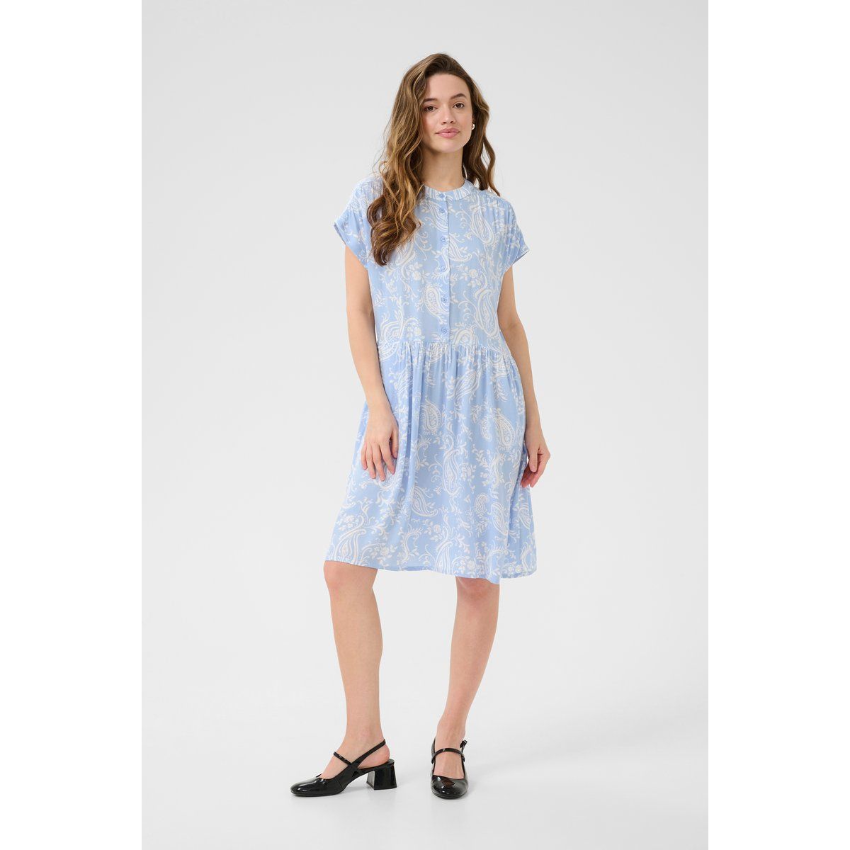 Minikleid mit Paisley-Muster und Knöpfen