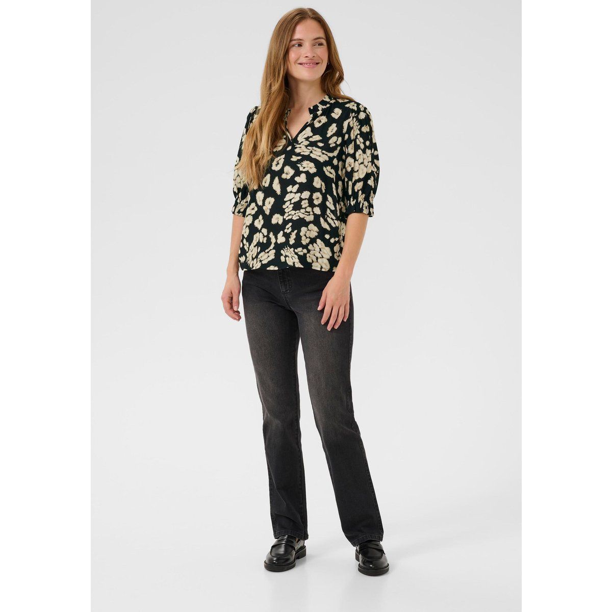 V-Ausschnitt-Bluse mit Leopardenmuster