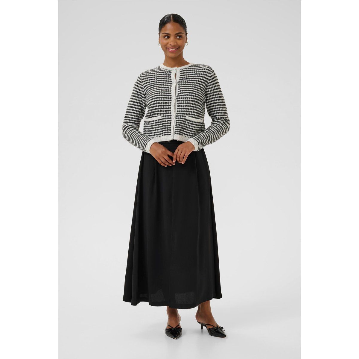 Strukturierte kurze Strickjacke