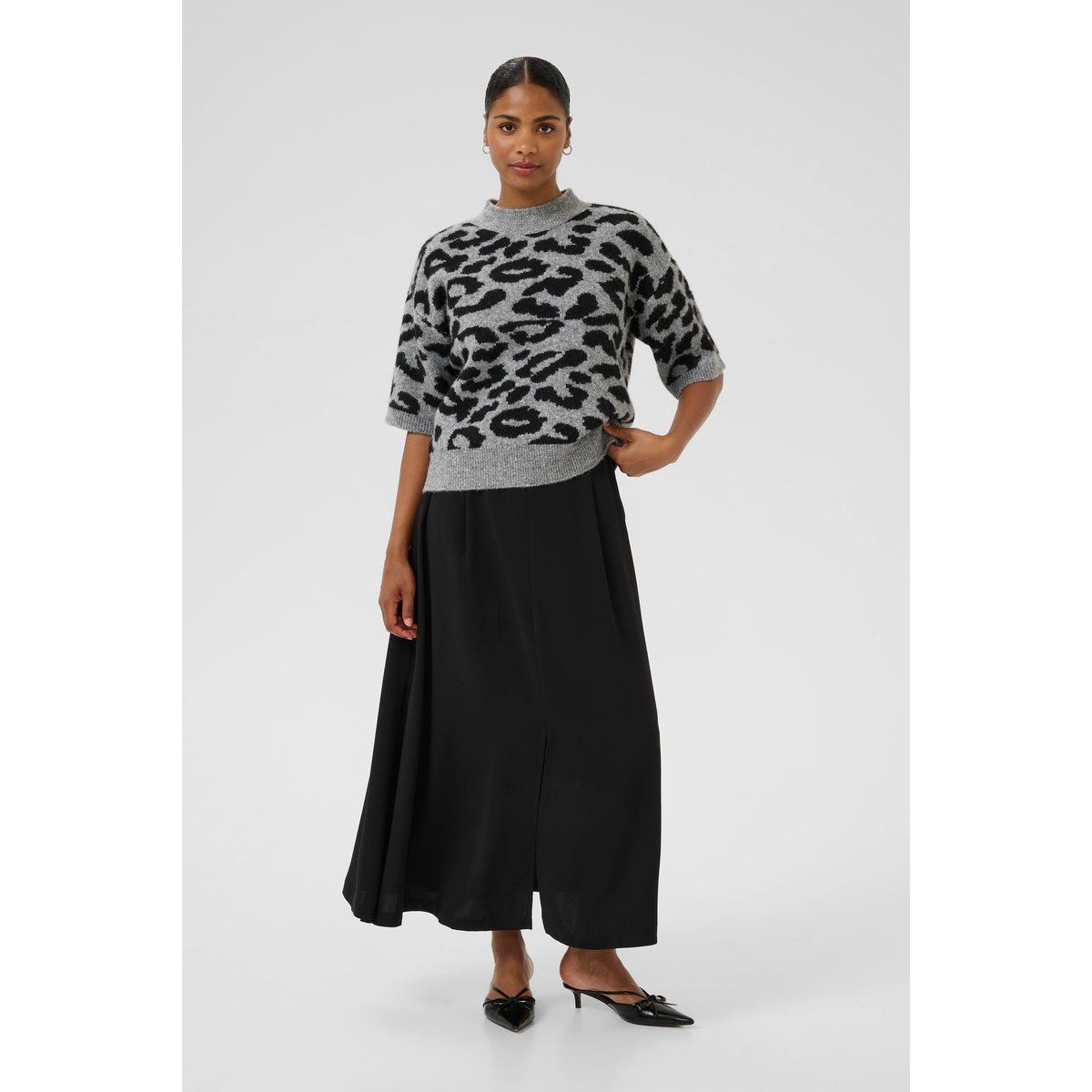 Kurzärmeliger Strickpullover mit Leopardenmuster