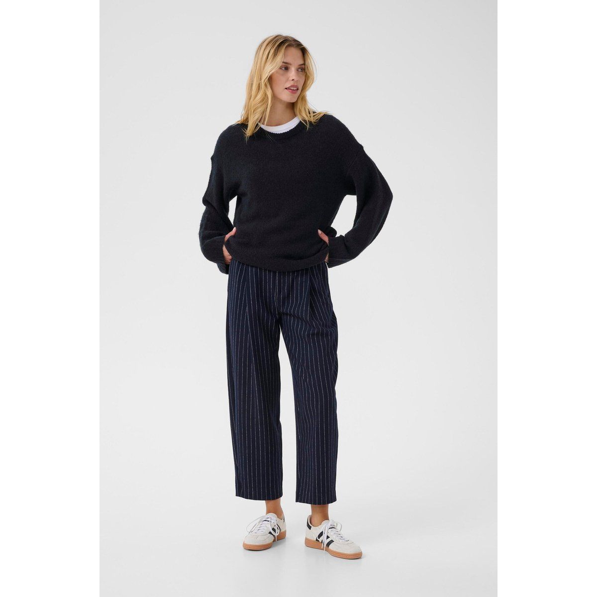 Lockerer Strickpullover mit Rundhalsausschnitt