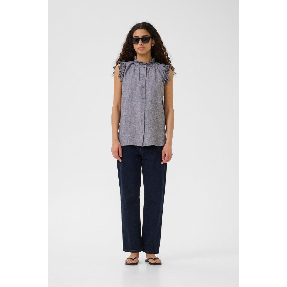 Ärmellose Bluse mit Rüschendetails