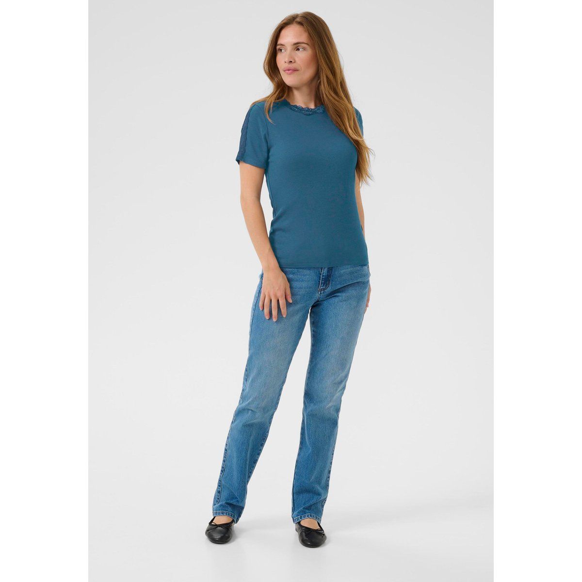 Geripptes T-Shirt mit Spitzenbesatz