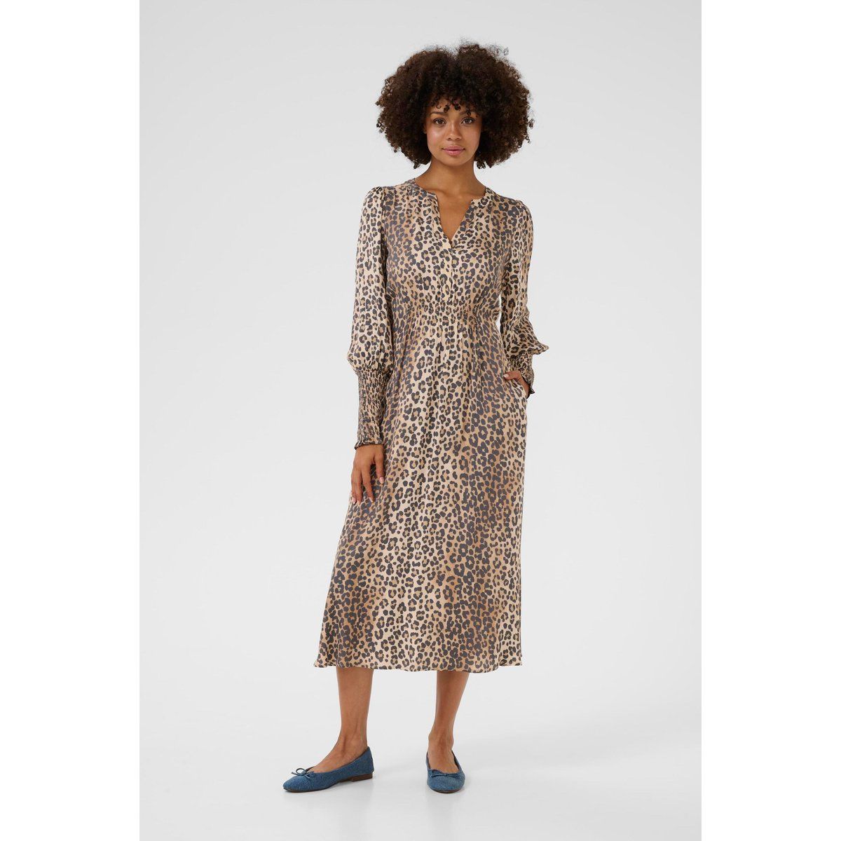 Midikleid mit Leopardenmuster und Smokbund