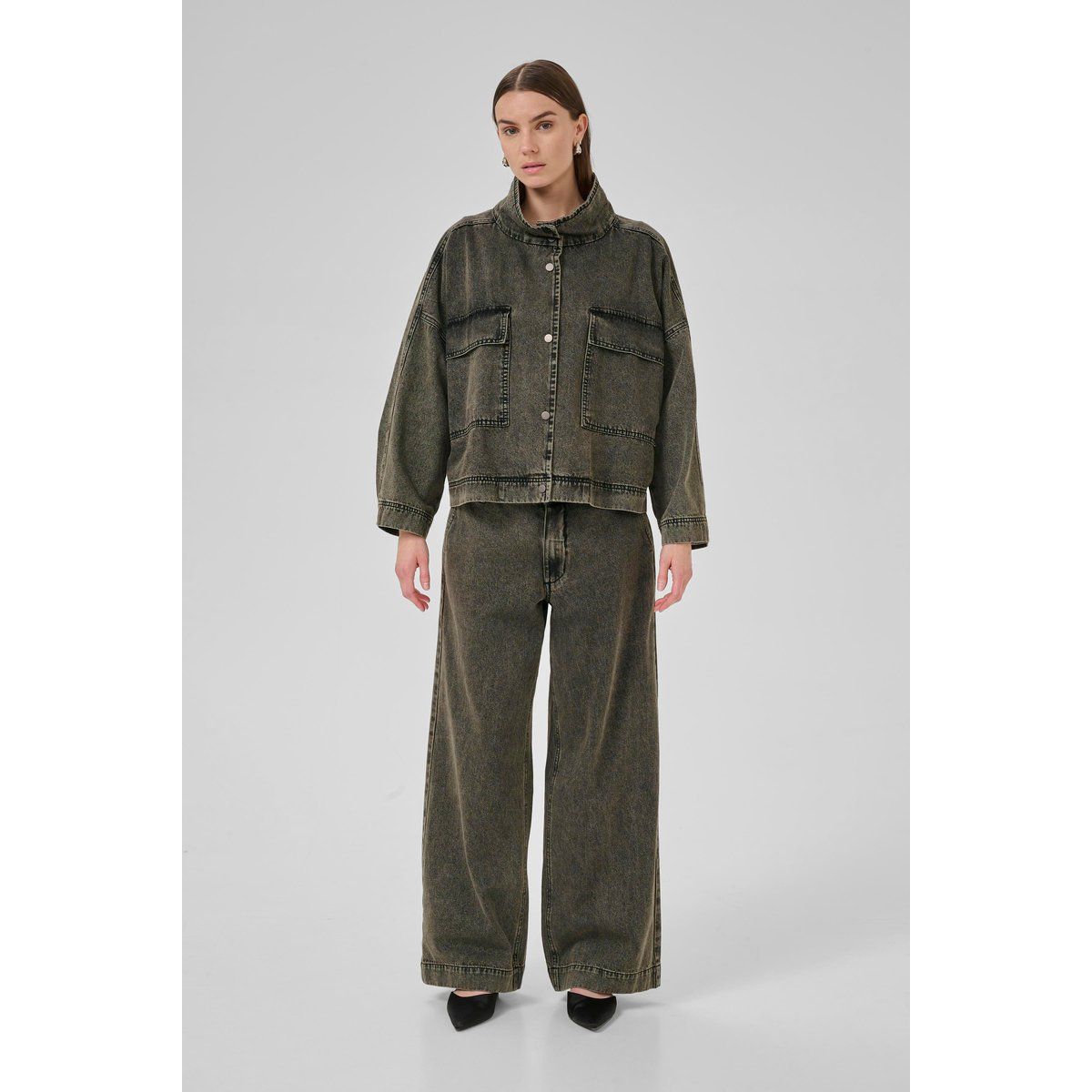 Oversize-Jeansjacke im Utility-Stil