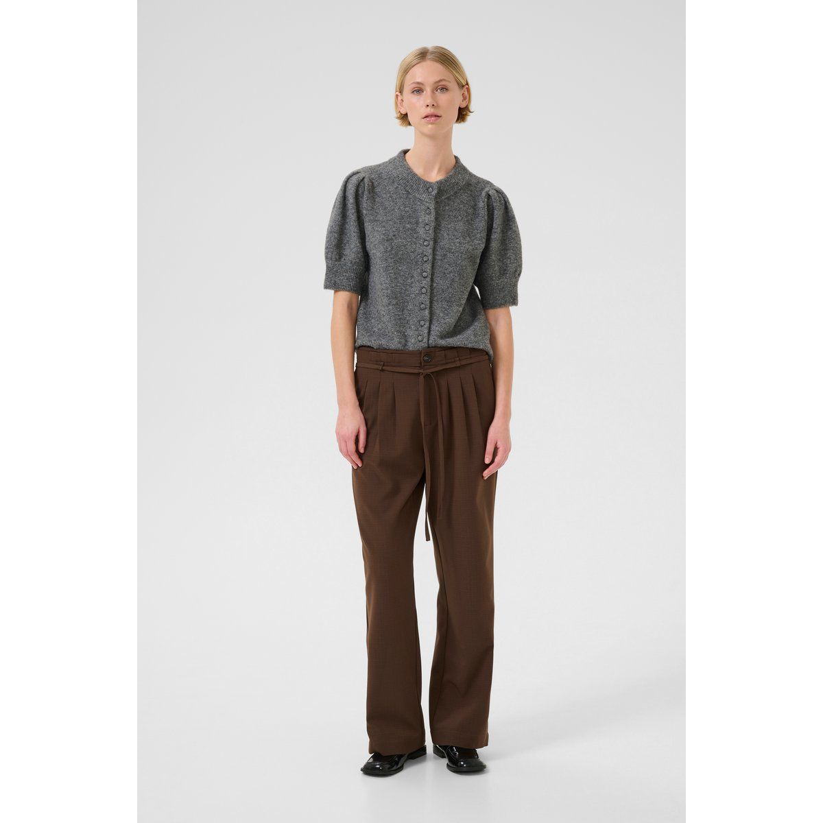 Elegante weit geschnittene Faltenhose