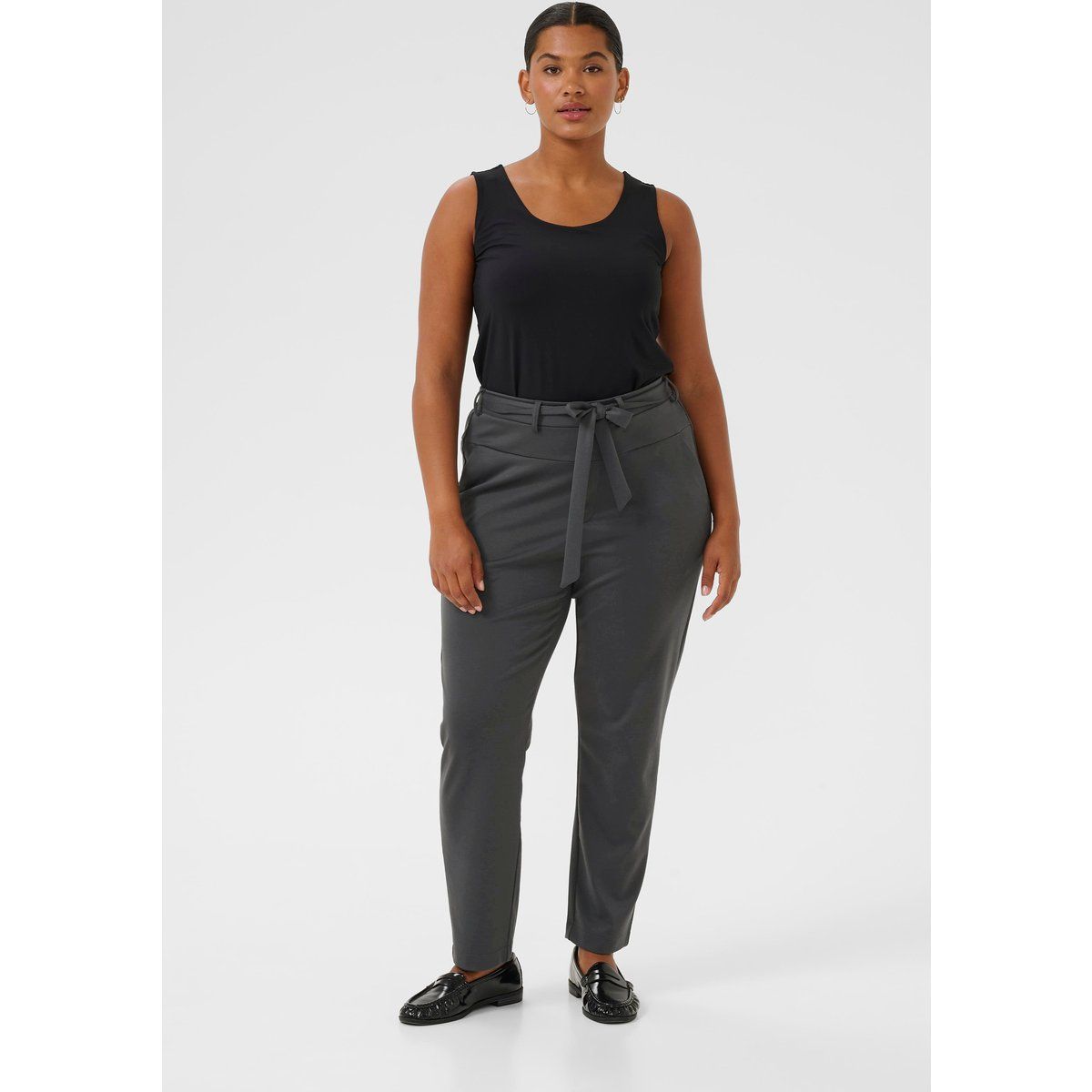 Elegante Hose mit Bindegürtel
