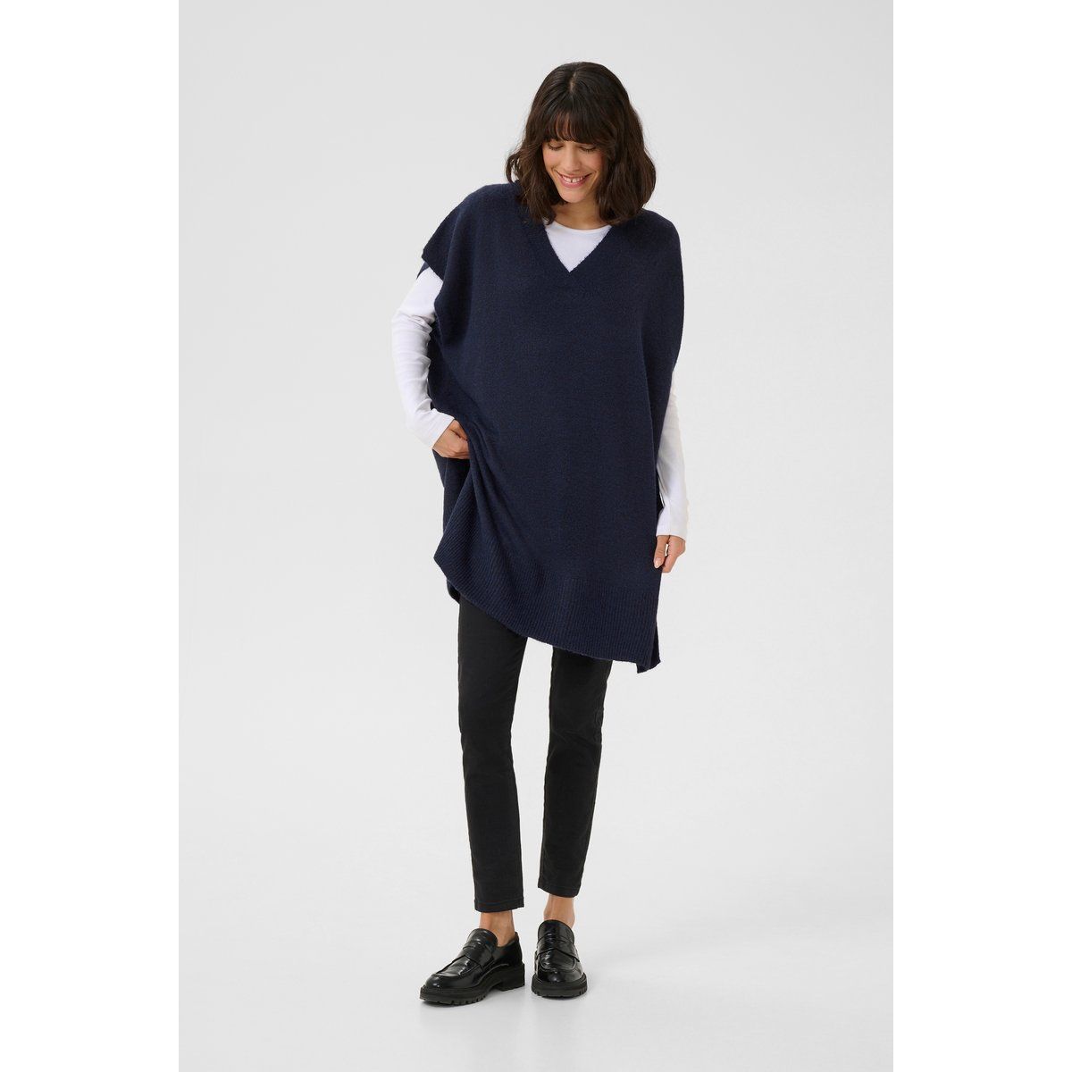 Oversize-Strickponcho mit V-Ausschnitt