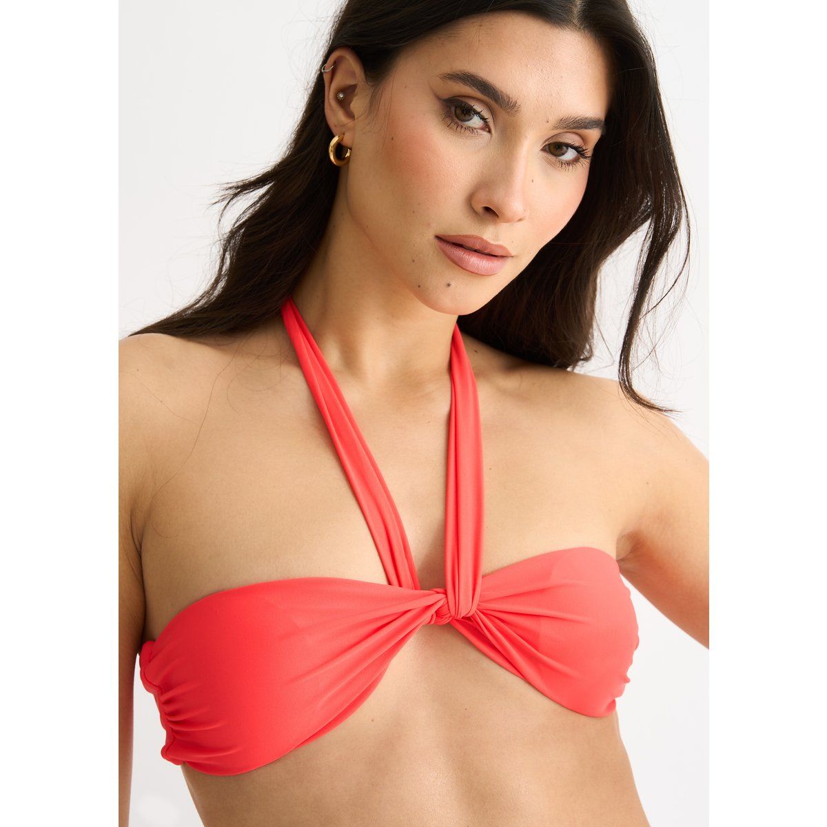 Bikini-Oberteil mit Twist-Front Neckholder