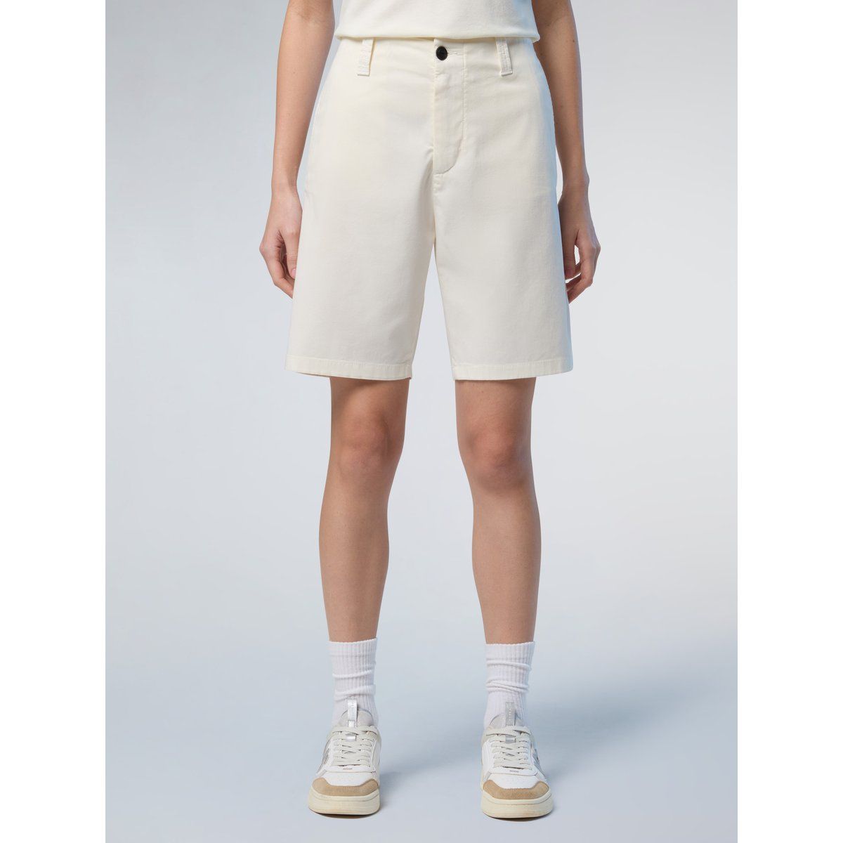 Hoch taillierte Bio-Baumwoll Chino-Shorts