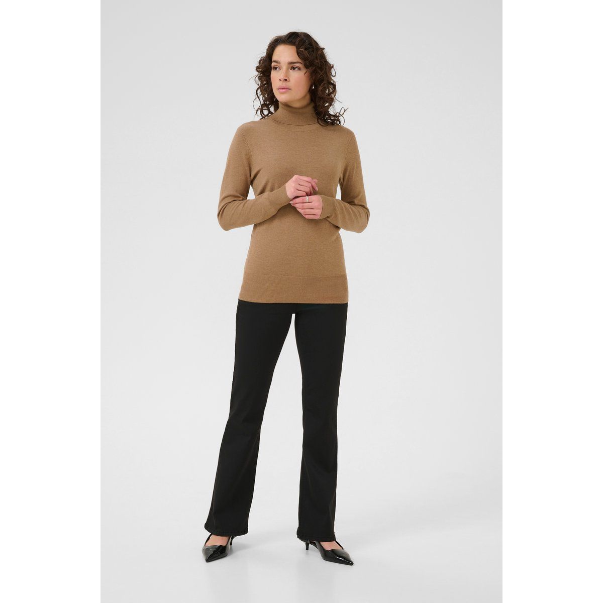 Schmal geschnittener Rollkragenpullover aus Feinstrick