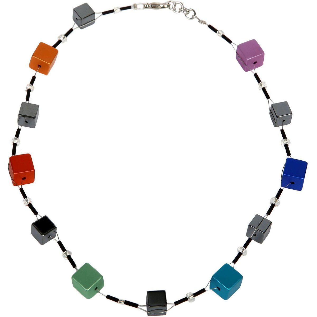 Collier mit geometrischen Würfelperlen