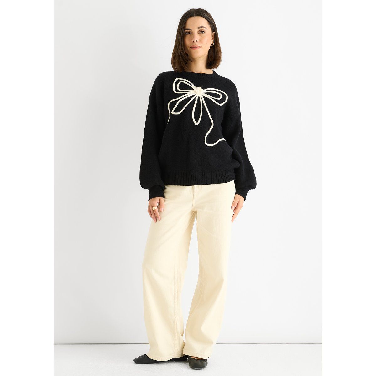 Oversize-Pullover mit Statement-Schleife