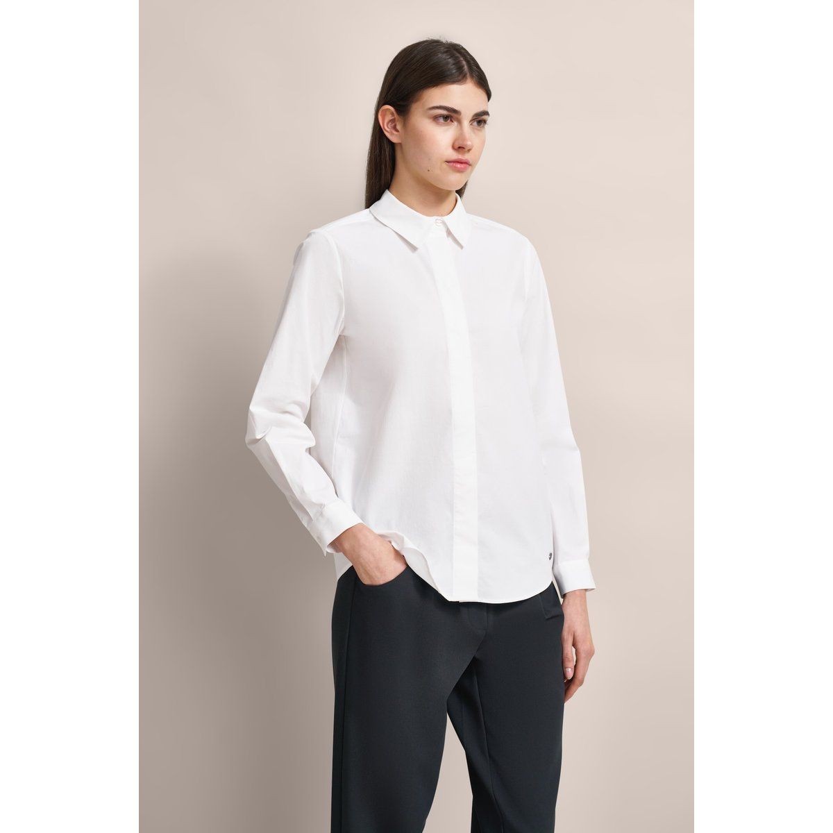 Klassische Baumwollbluse mit verdeckter Knopfleiste