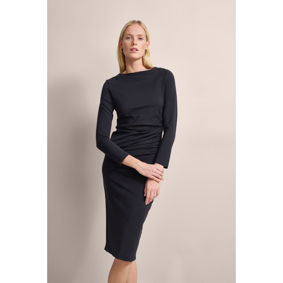 Elegantes Midikleid mit seitlicher Raffung