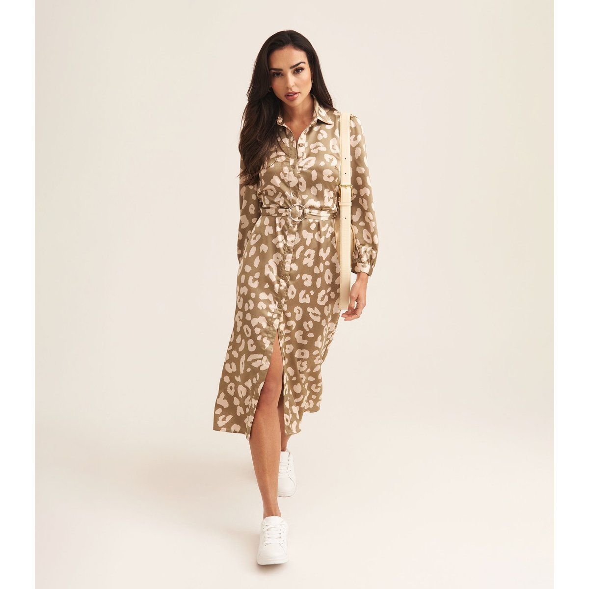 Hemdblusenkleid mit Animal-Print und Gürtel