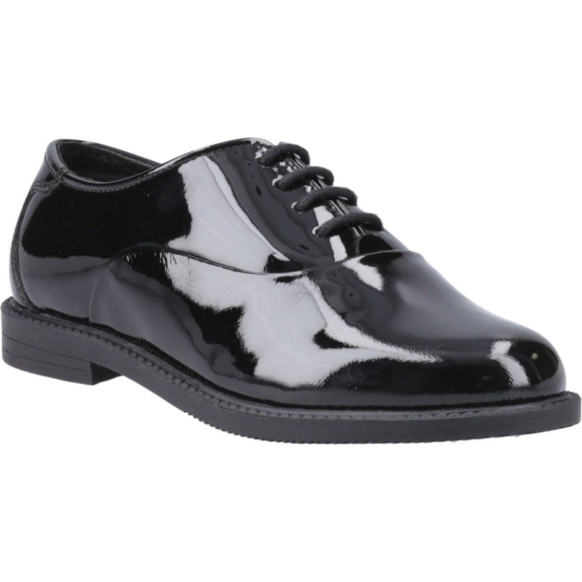 Klassische Schnürschuhe aus Lackleder