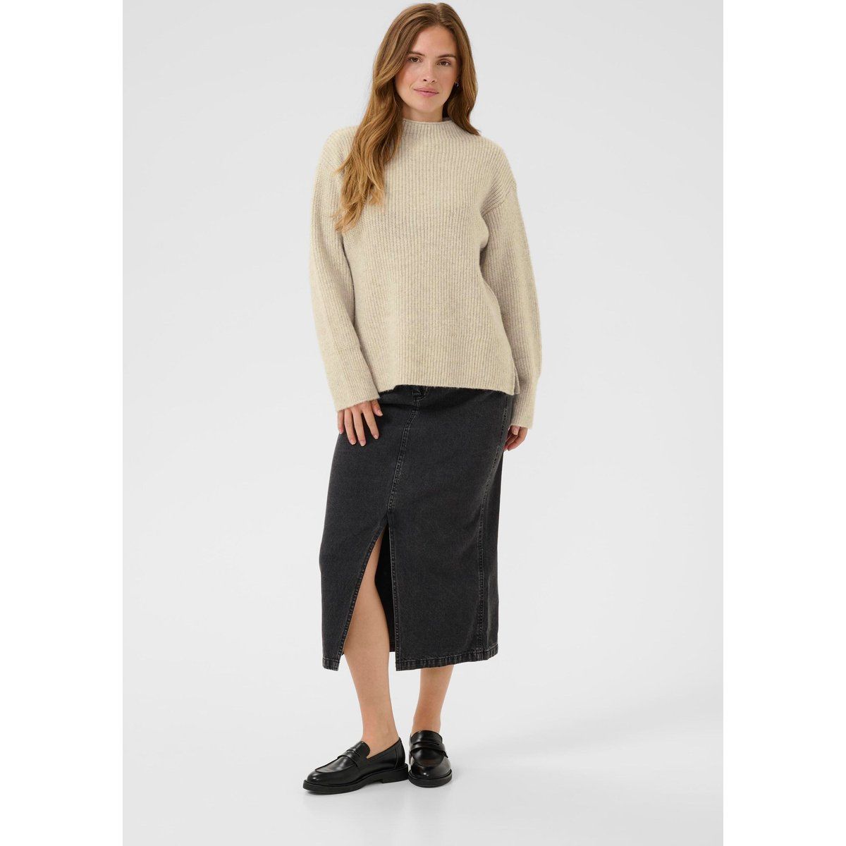 Gerippter Strickpullover mit Stehkragen