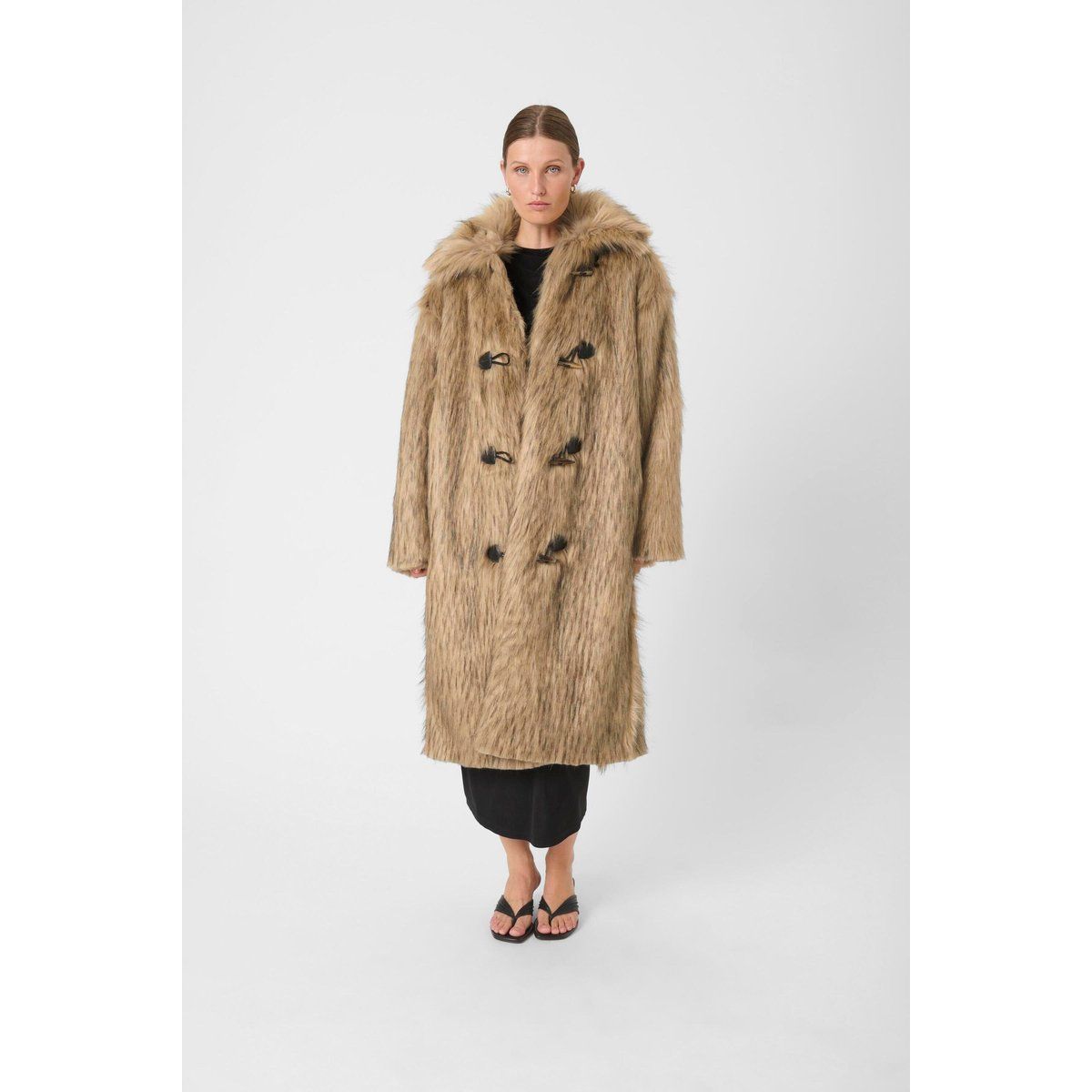 Oversize Kunstfellmantel mit Knebelverschluss