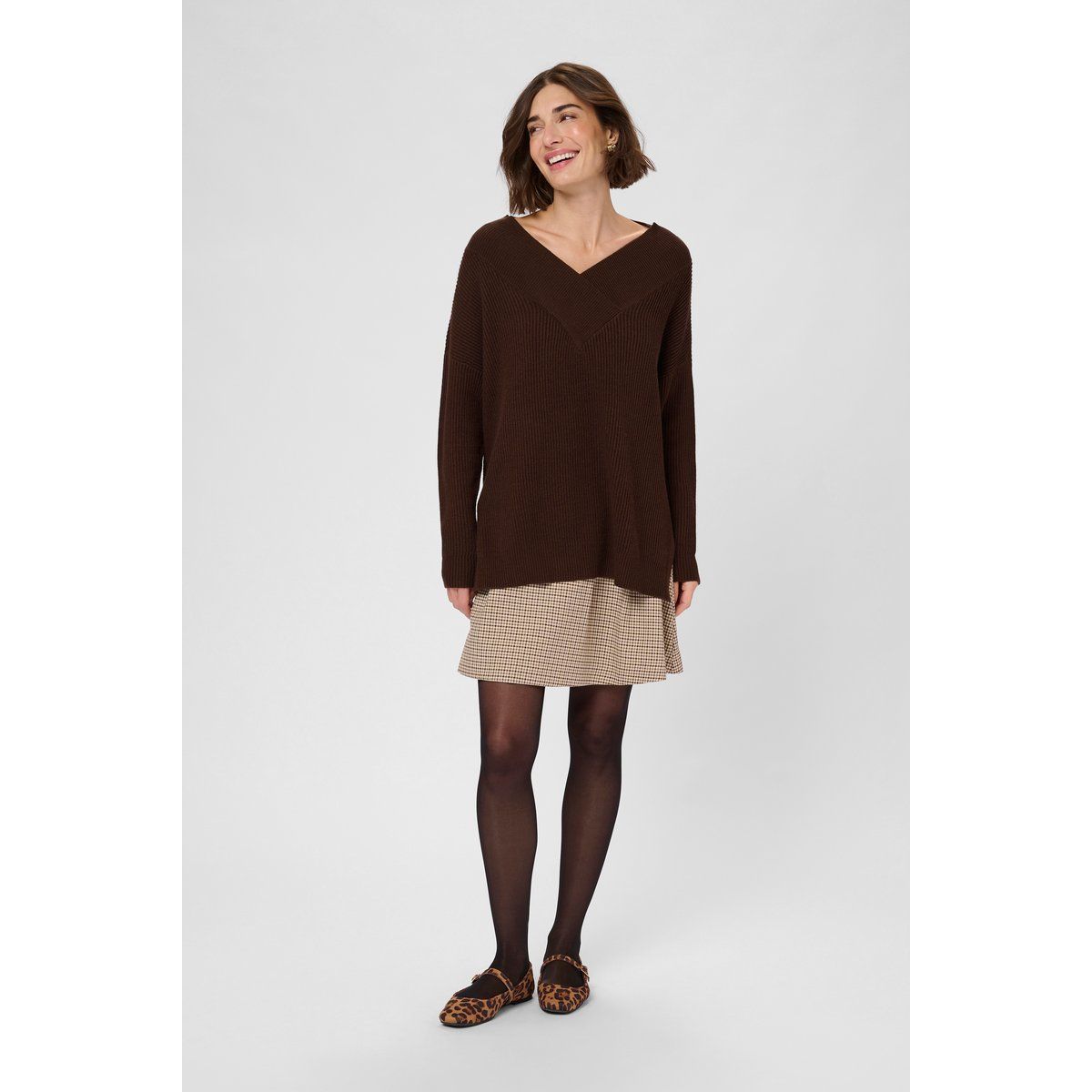 Oversized Rippstrick-Pullover mit V-Ausschnitt