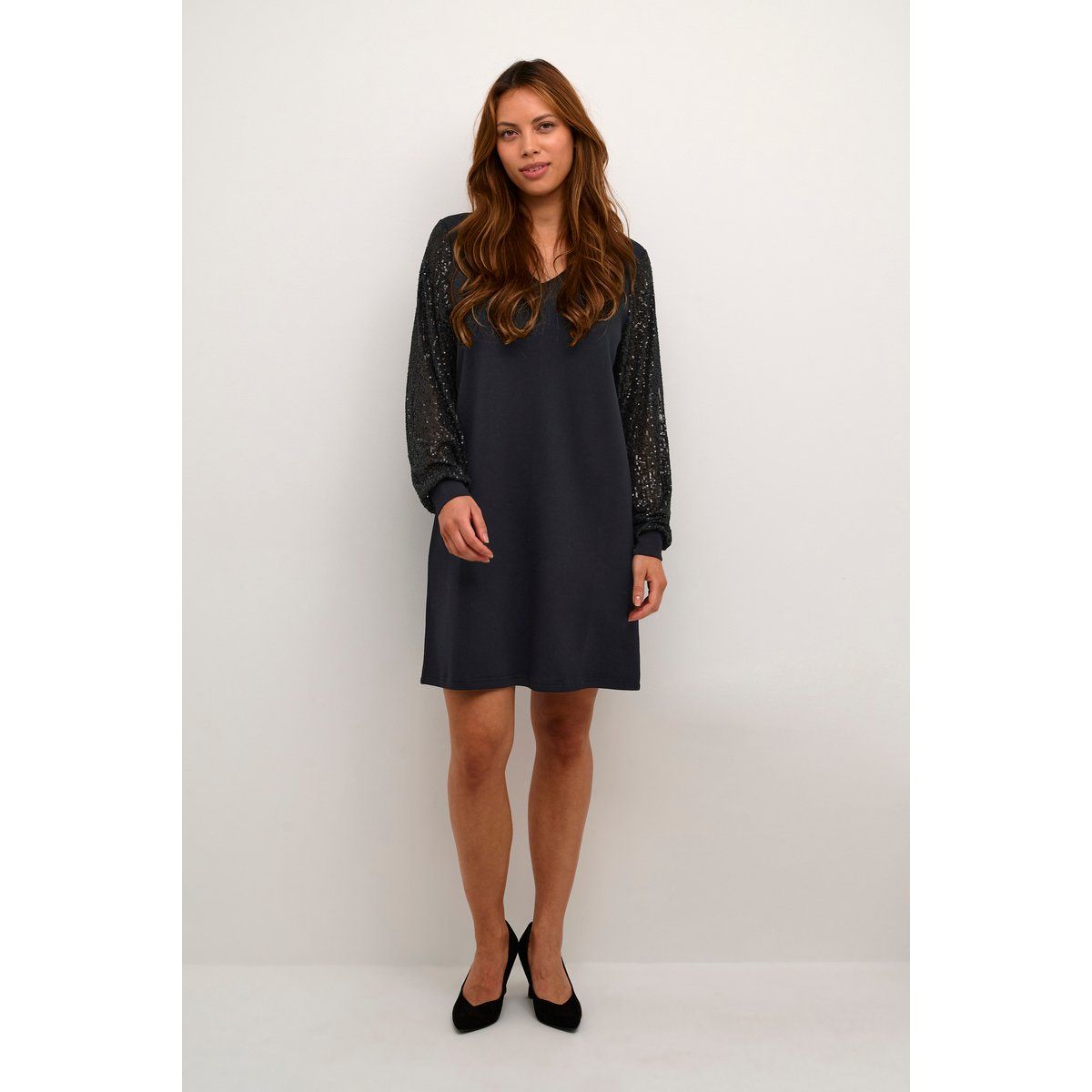 Jerseykleid mit Paillettenärmeln in A-Linie