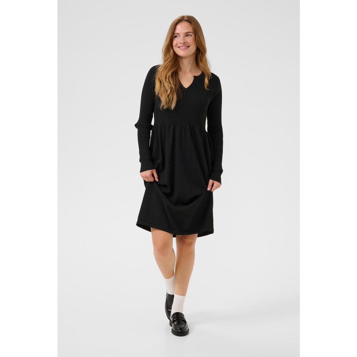 Rippstrick-Midikleid mit langen Ärmeln