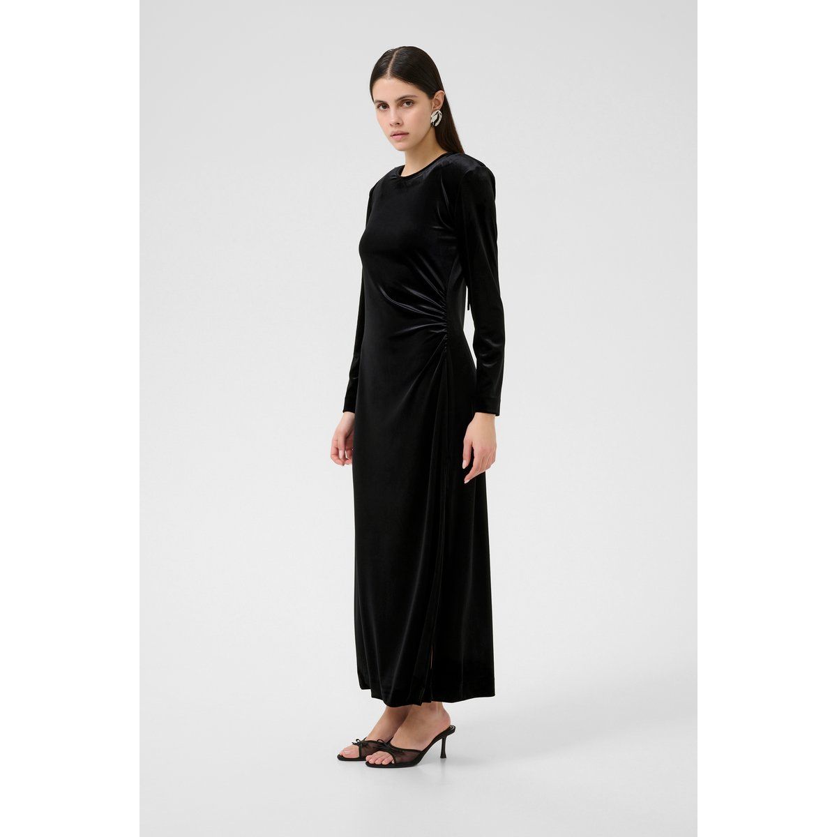 Elegantes Samt-Maxikleid mit Rückenausschnitt