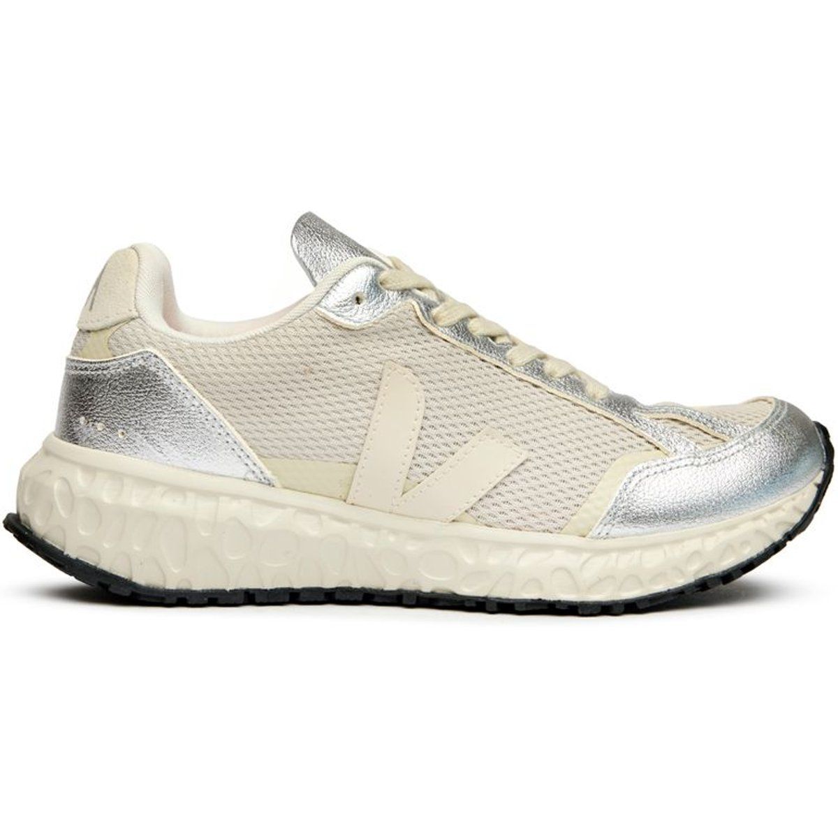 Sneaker mit Metallic-Akzenten