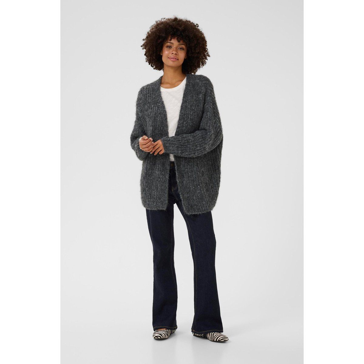 Oversize-Strickjacke mit strukturierter Haptik