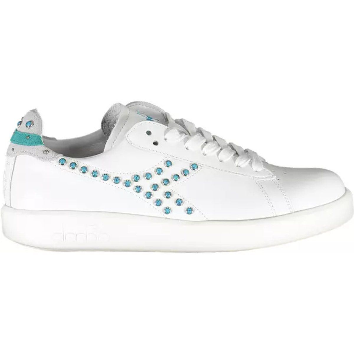 Ledersneaker mit Nietenbesatz