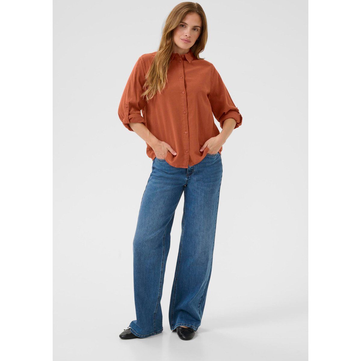 Klassische Hemdbluse mit Krempelärmeln