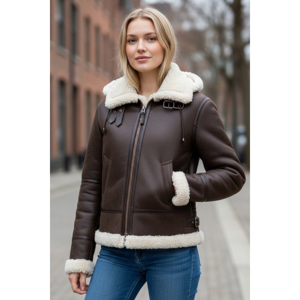 Lammfell-Bomberjacke mit Kapuze