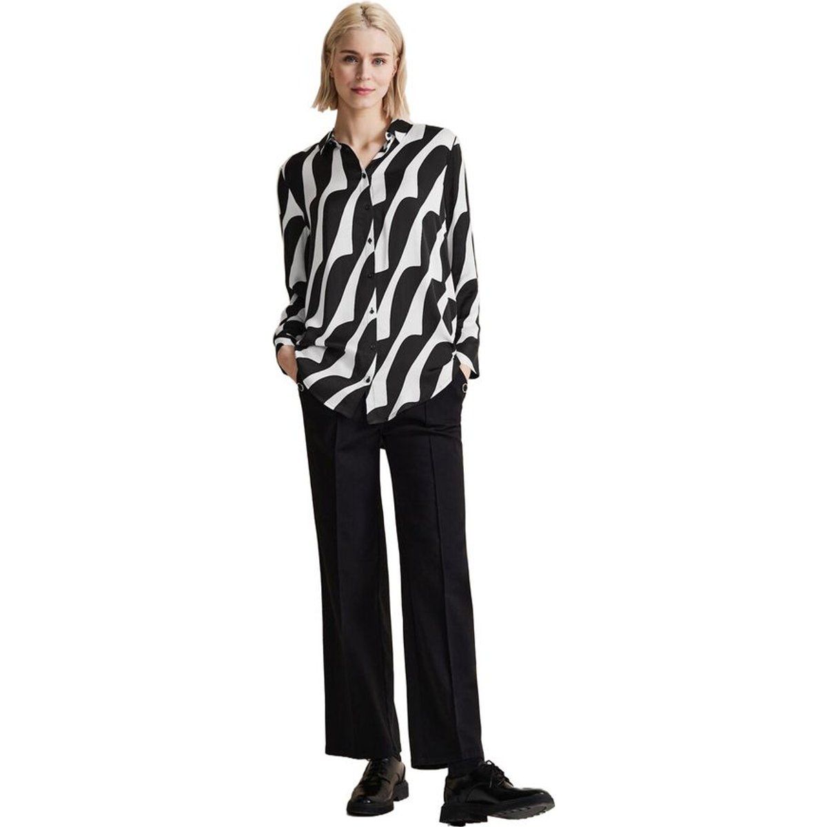 Bluse mit abstraktem Muster