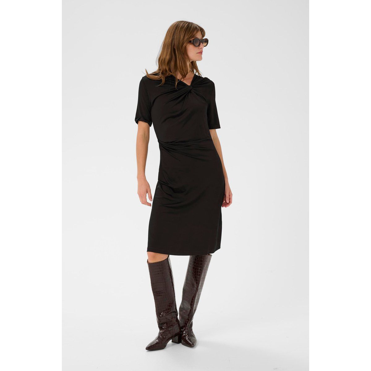 Jersey-Midikleid mit Raffung am Ausschnitt