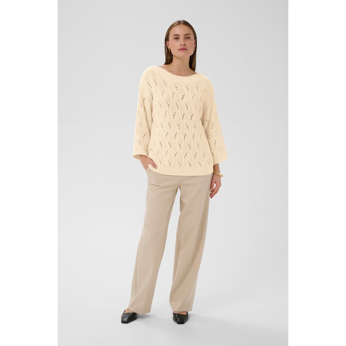 Lochstrickpullover mit weitem Bootausschnitt