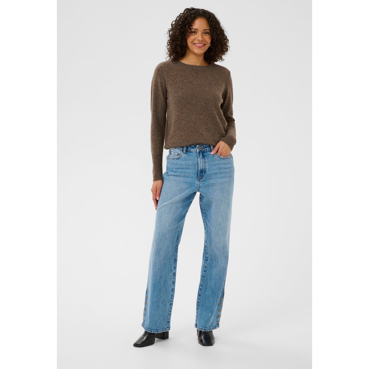 Geradgeschnittene Jeans mit Knopfleiste