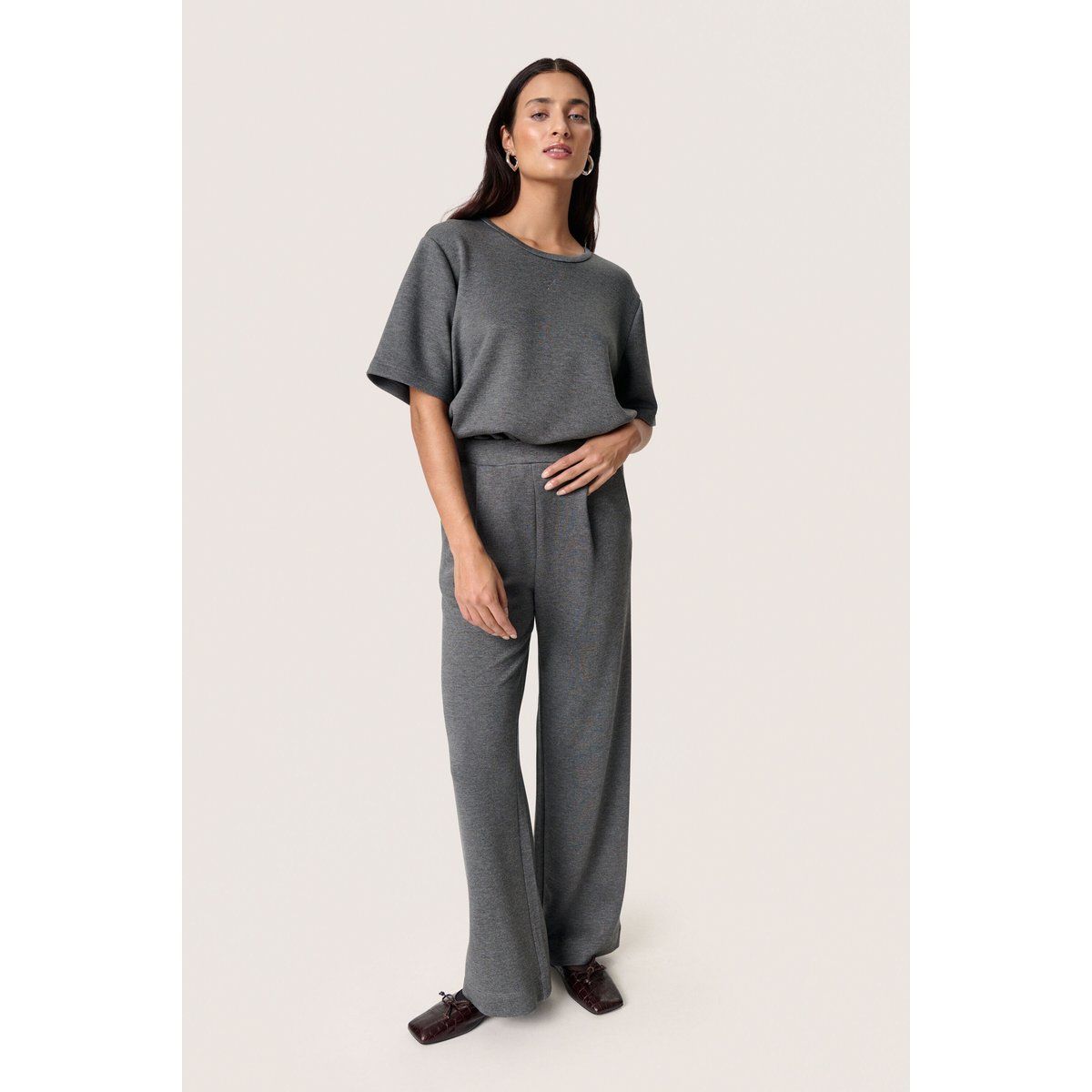 Weite Strickhose mit hohem Bund