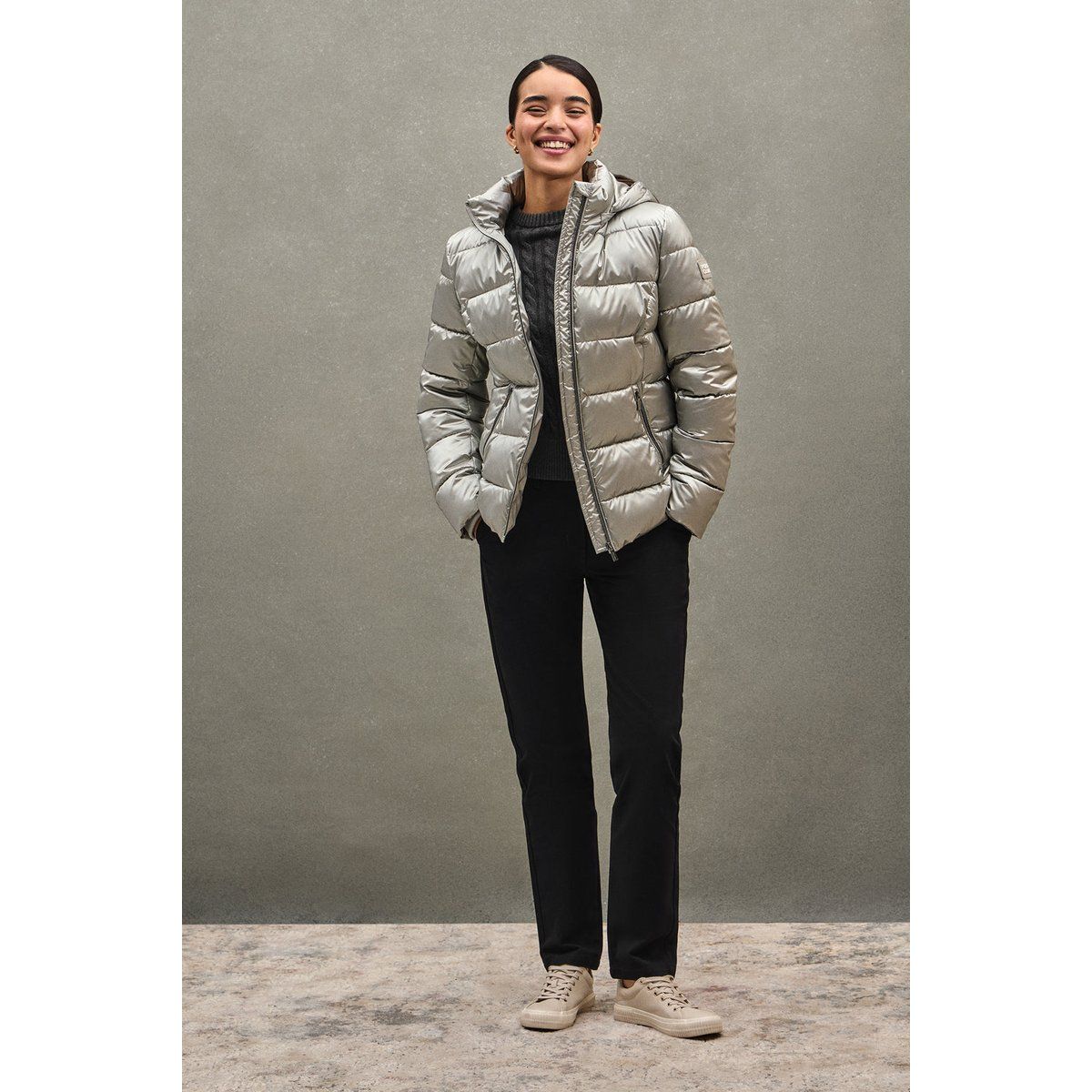 Metallische Steppjacke in schmaler Passform