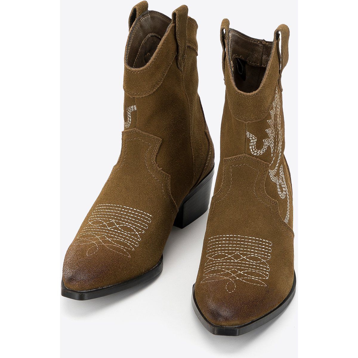 Kurze bestickte Wildleder-Cowboystiefel