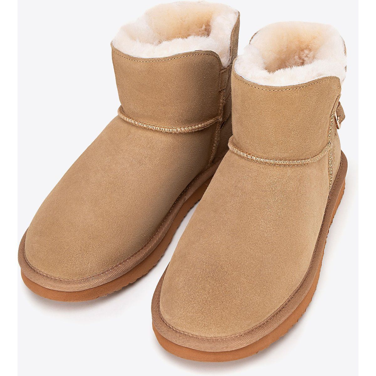 Wildleder-Boots mit Lammfellfutter und Schnalle