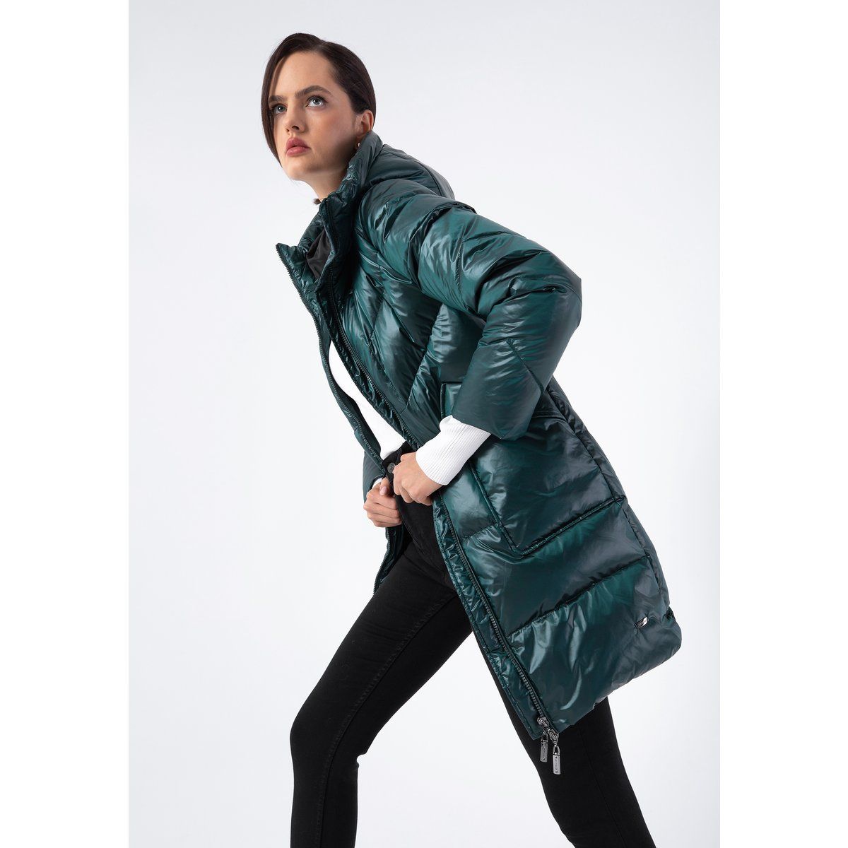 Glänzender Puffer mit geometrischer Steppung