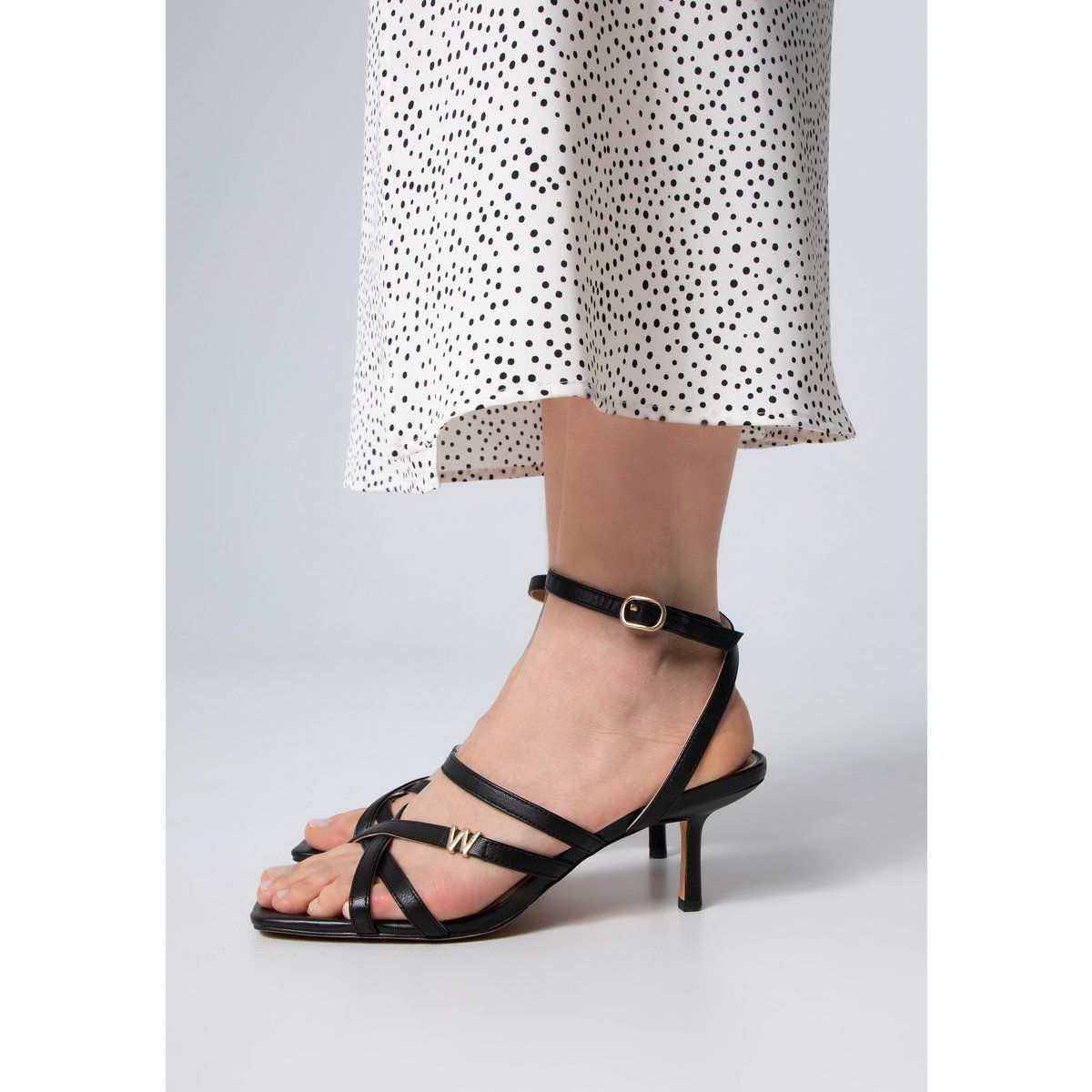 Elegante Riemchen-Kitten-Heels