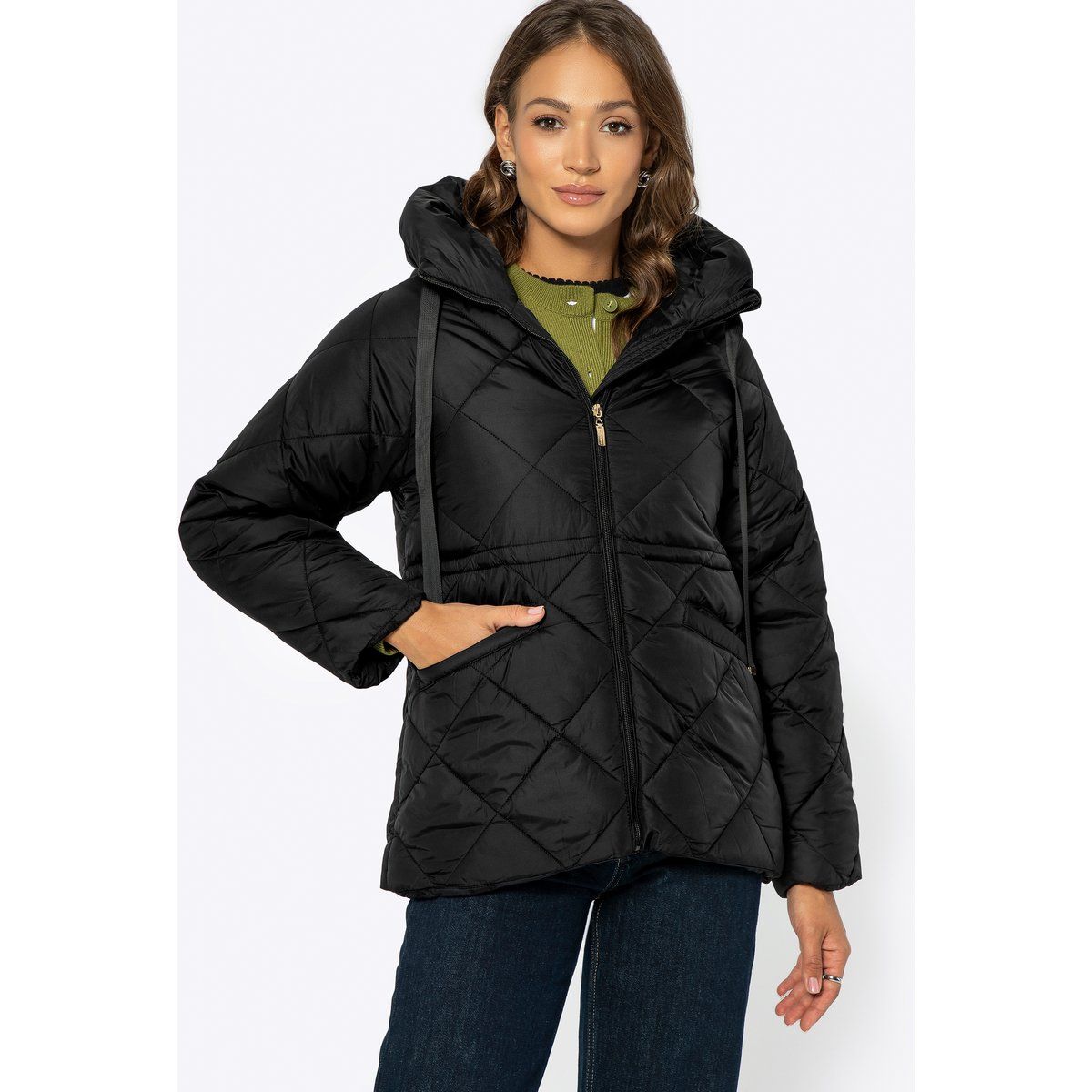 Taillierte Steppjacke mit Kapuze